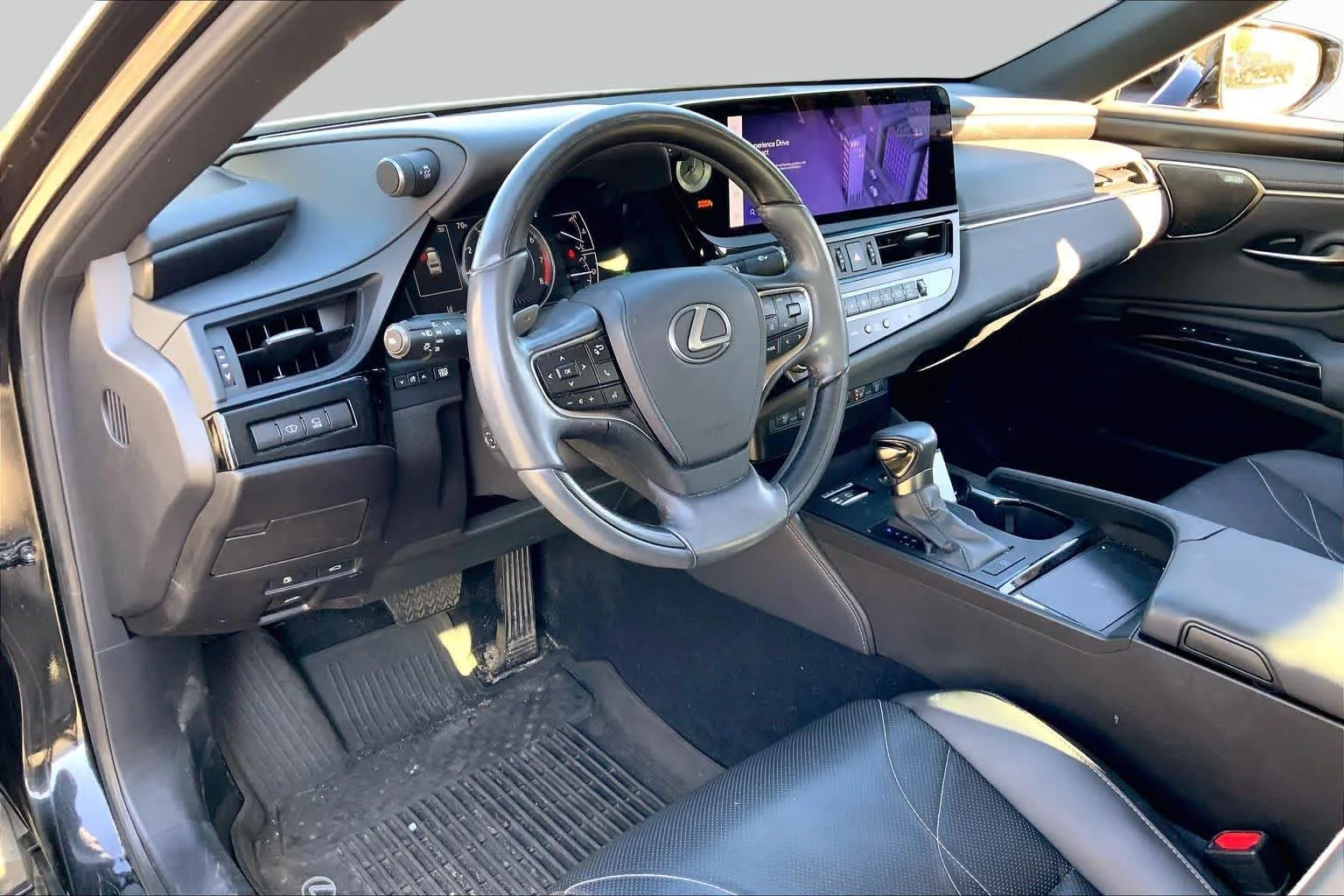 Certified Used 2024 Caviar Lexus Ultra Luxury image 18