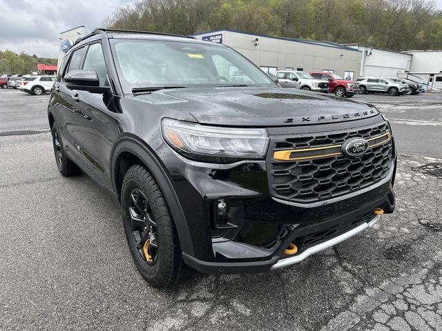 New 2026 Agate Black Metallic Ford Tremor® image 11