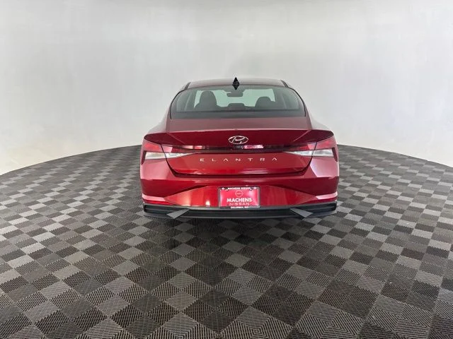 Used 2023 Red Hyundai SEL image 9