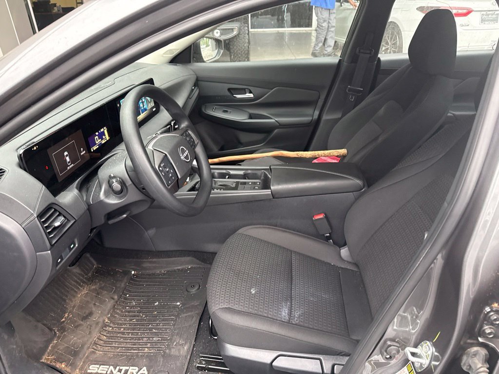 Used 2026 Gray Nissan S image 4
