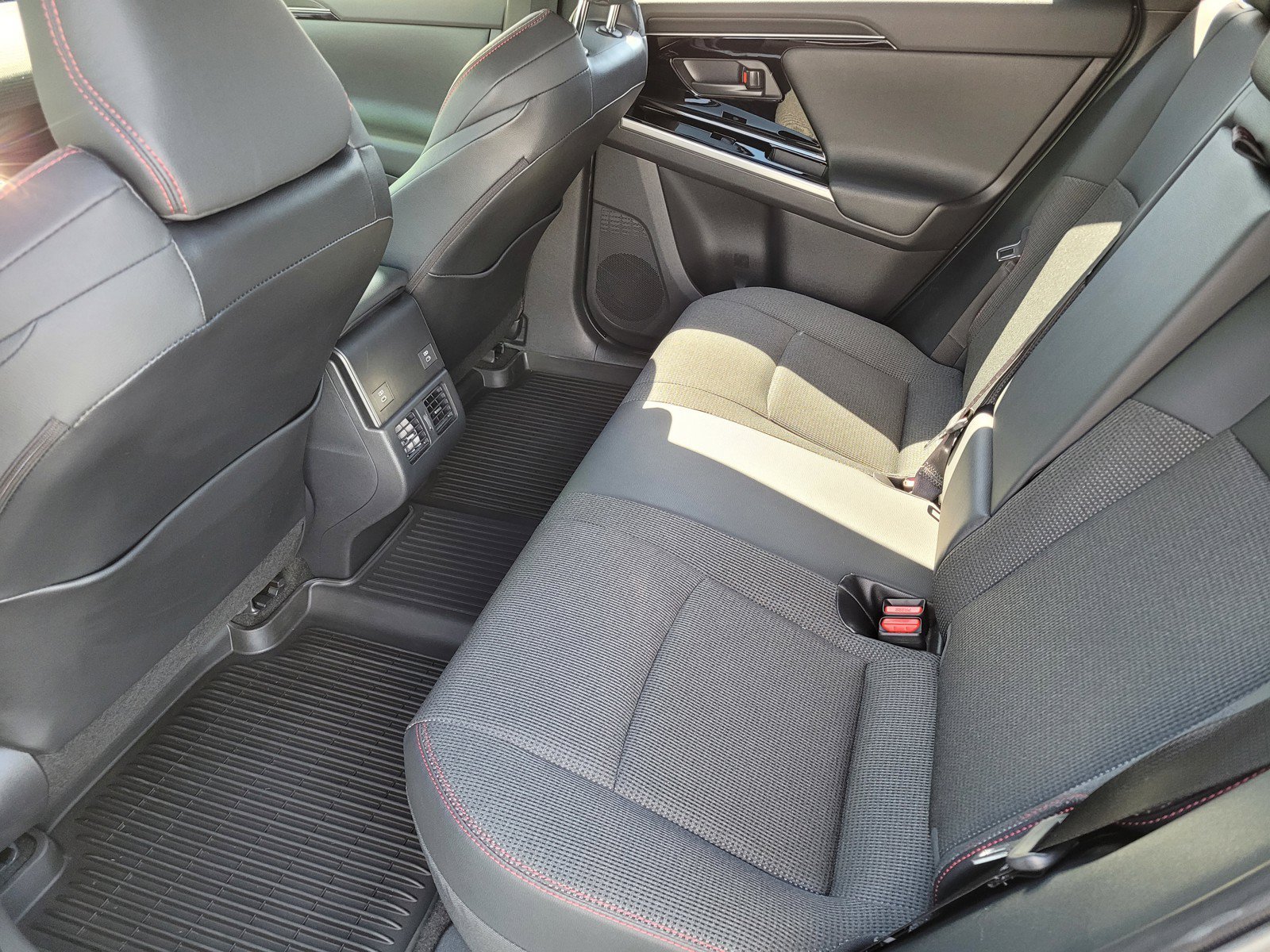Used 2025  Toyota  image 12