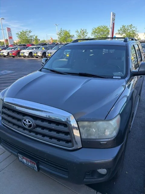Used 2016 Gray Toyota SR5 image 2