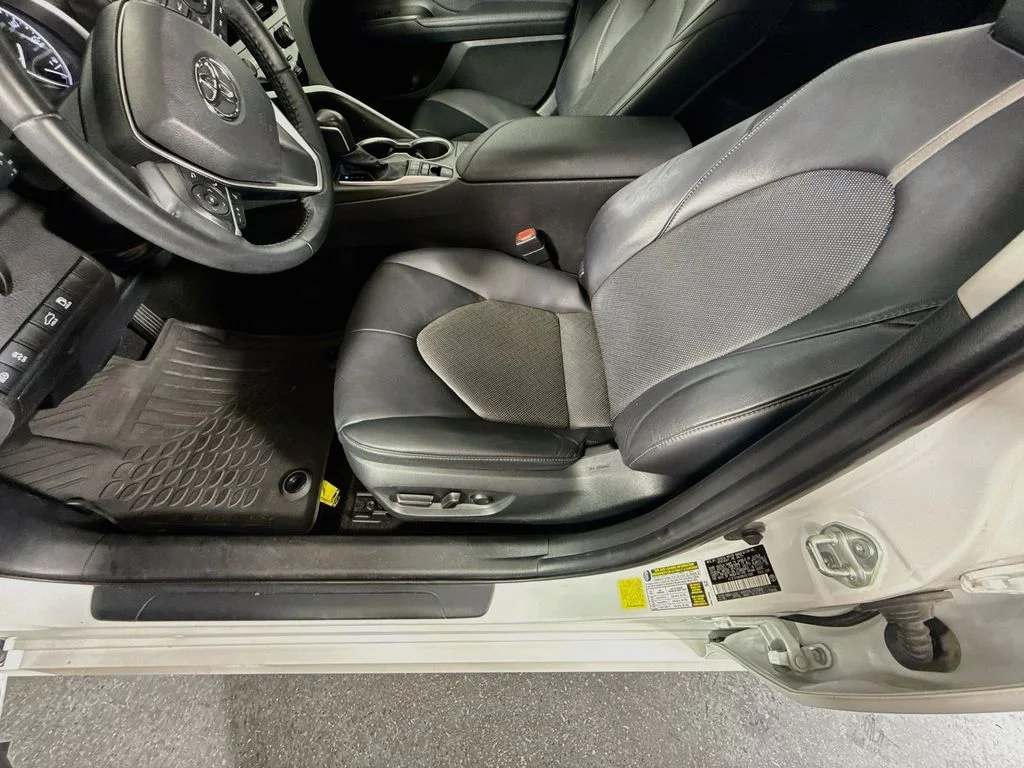 Used 2021 Wind Chill Pearl Toyota Hybrid XLE image 20
