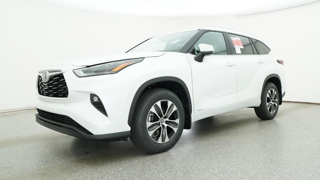 New 2026 Wind Chill Pearl Toyota Hybrid XLE image 6