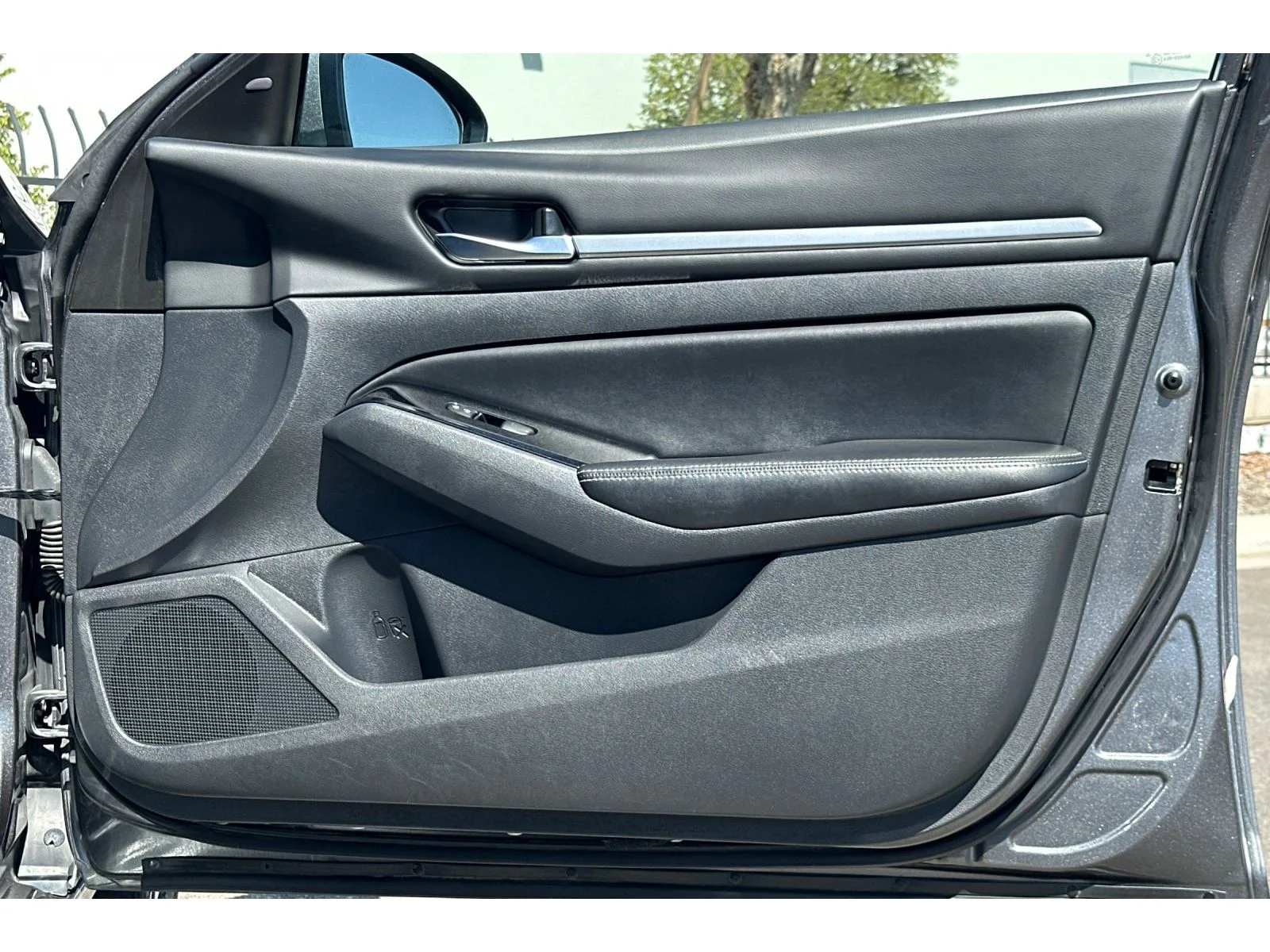 Used 2023 Gun Metallic Nissan 2.5 SV image 20