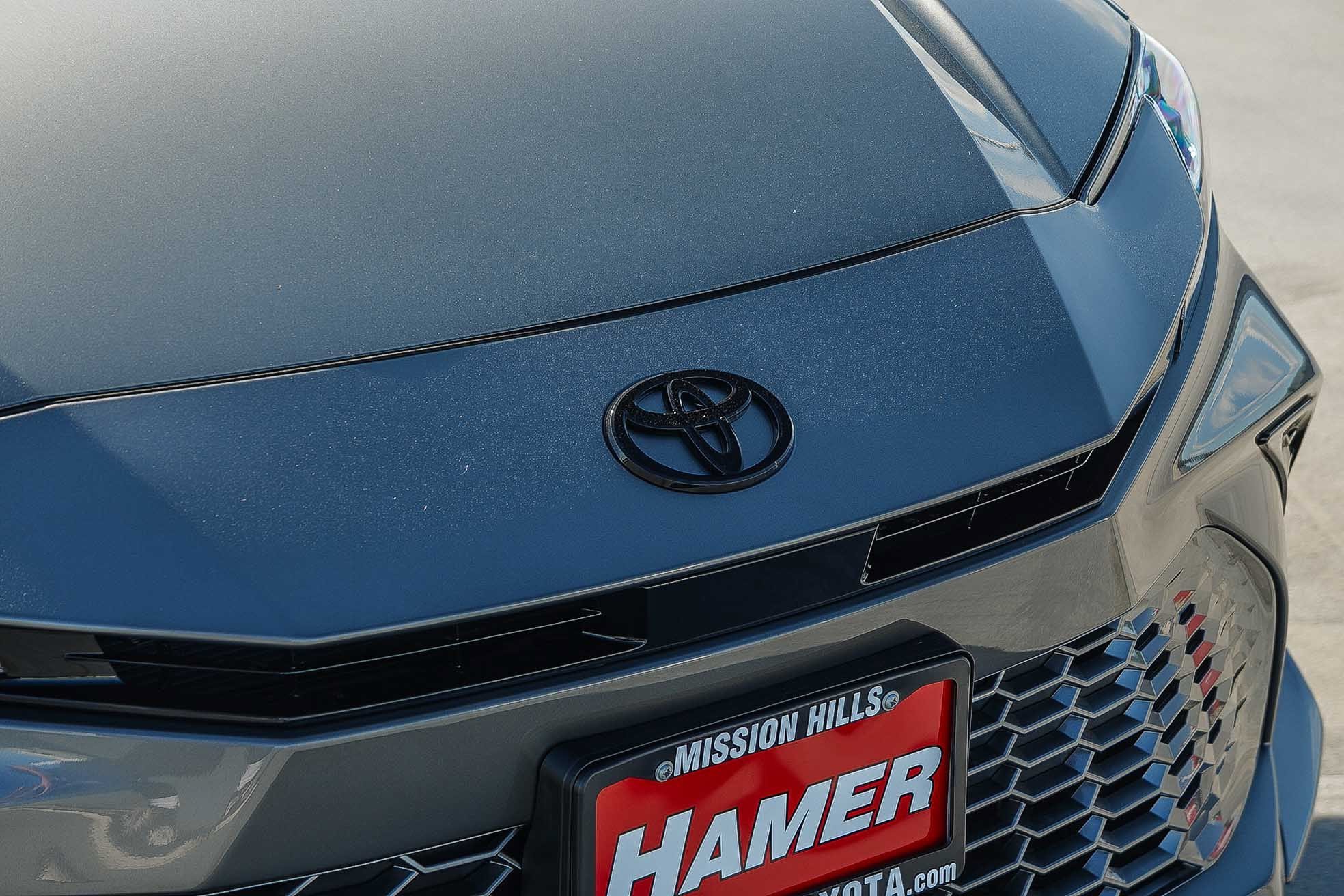 New 2026 Heavy Metal with Midnight Black Metallic roof <sup>1</sup> Toyota  XSE image 9