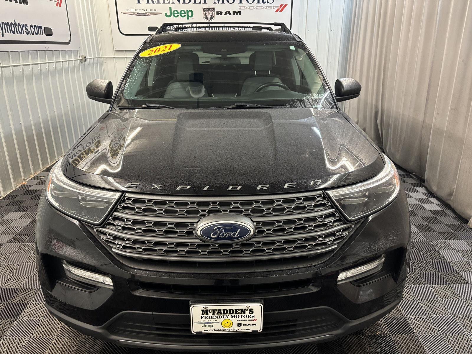Used 2021 Agate Black Metallic Ford XLT image 8
