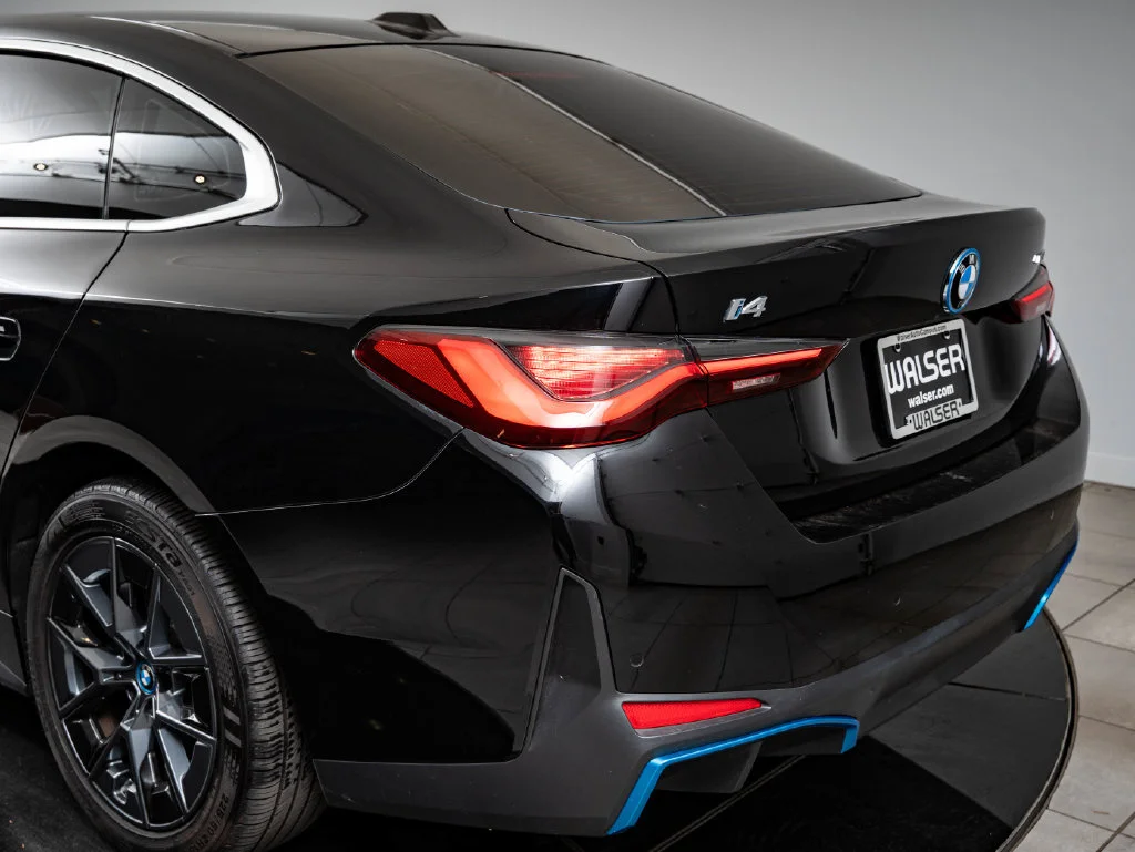 Used 2023 Jet Black BMW eDrive35 image 19
