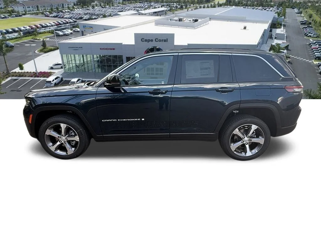 New 2026 Fathom Blue Pearl-Coat Exterior Paint Jeep Limited image 7