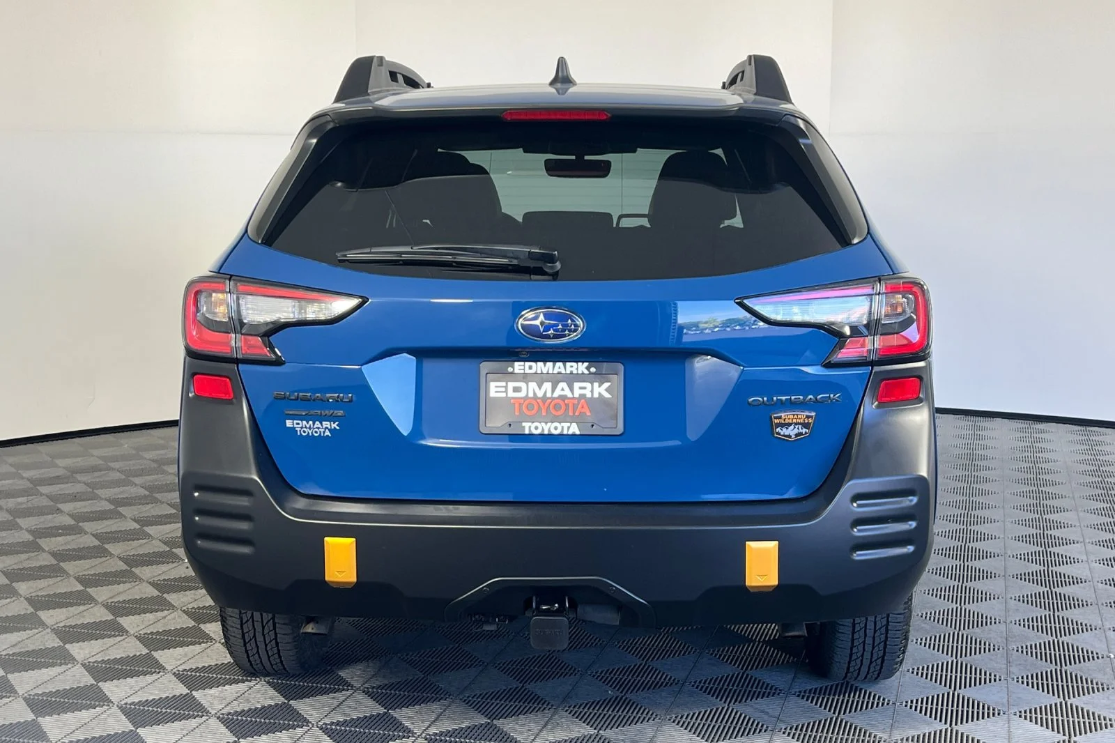 Used 2024 Geyser Blue Subaru Wilderness image 4