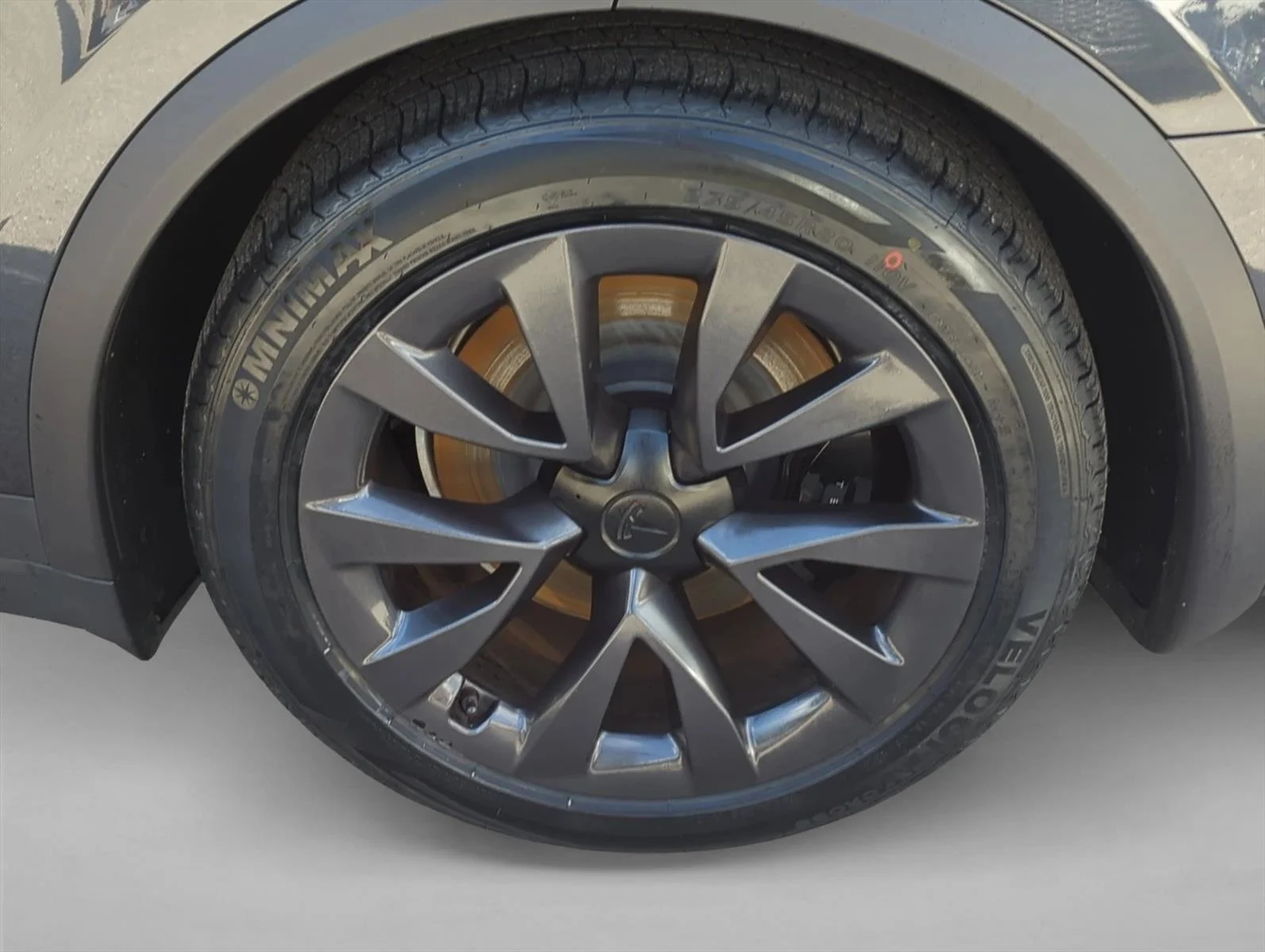Used 2024 Gray Tesla  image 6