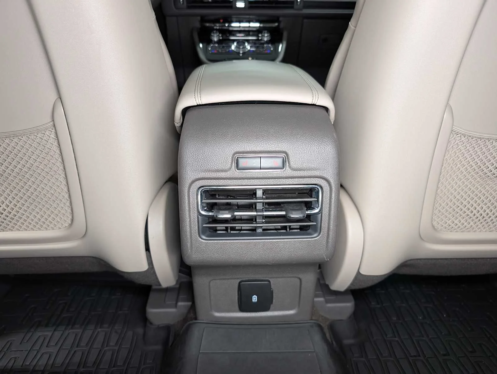 Used 2022 Pristine White Metallic Tri-Coat Lincoln Standard image 23