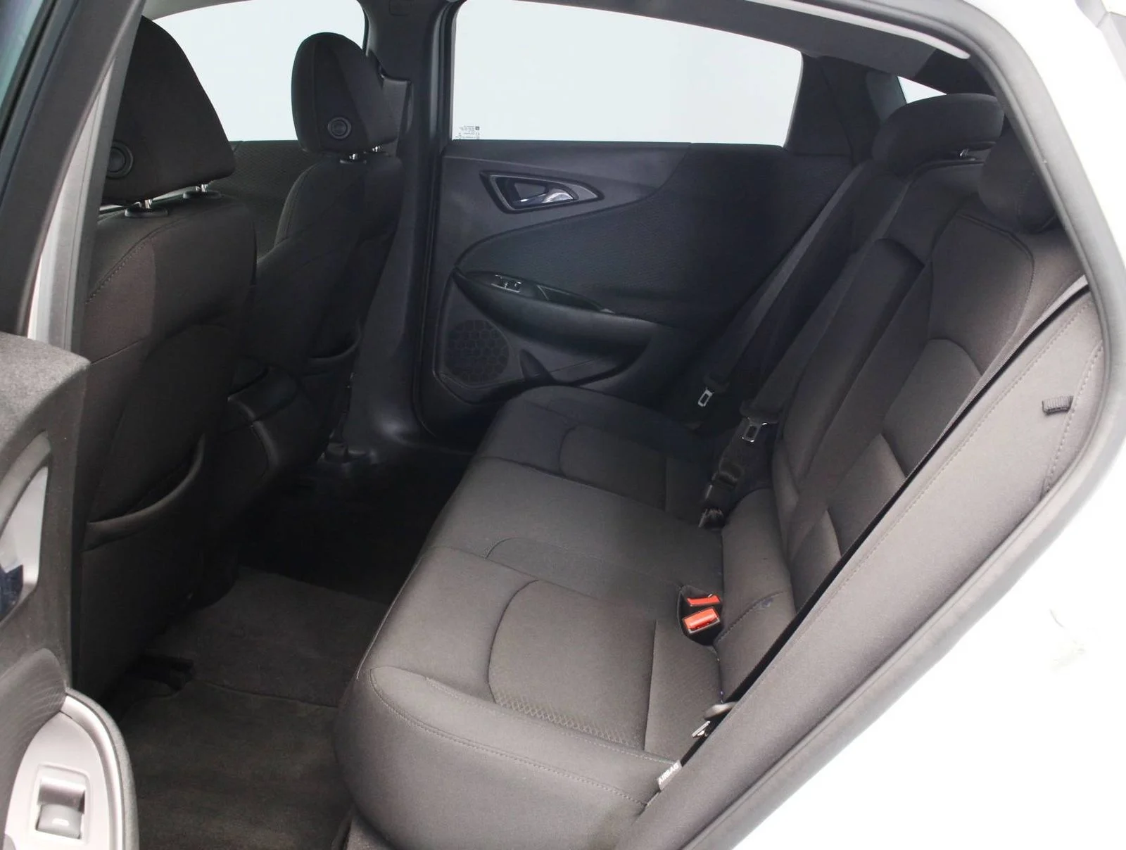 Used 2018 White Chevrolet LS image 25