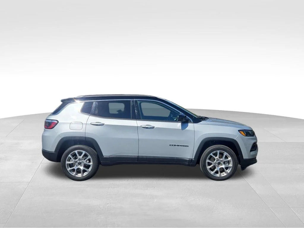 Used 2025 Silver Jeep Limited image 10