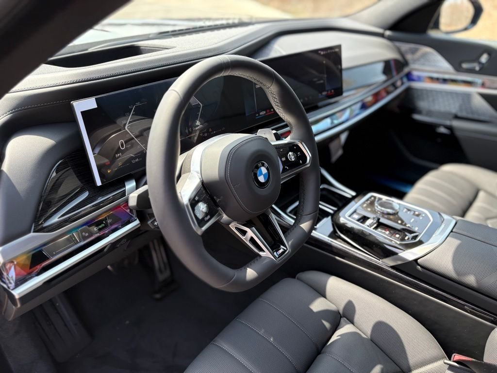 2025 BMW 7 Series 760i - Photo 16