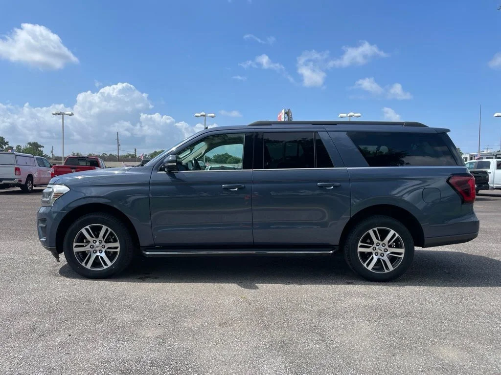 Used 2023 Blue Ford XLT image 5