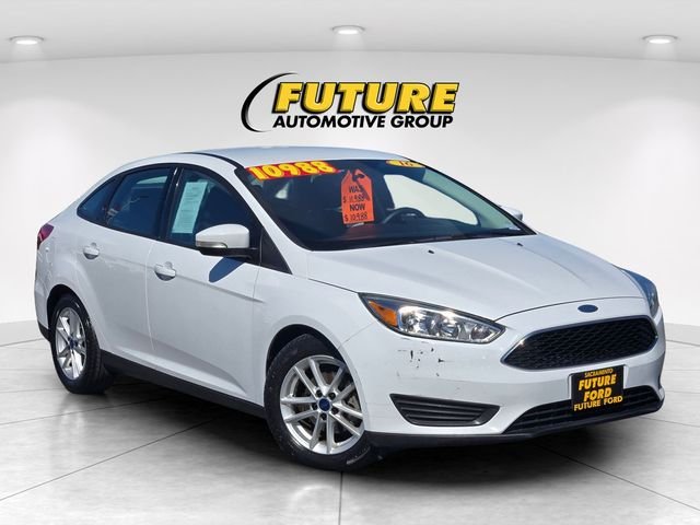 Used 2016 White Ford SE image 1