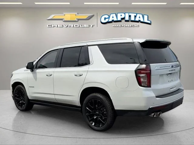 Used 2021 IRIDESCENT PEARL TRICOAT Chevrolet High Country image 3
