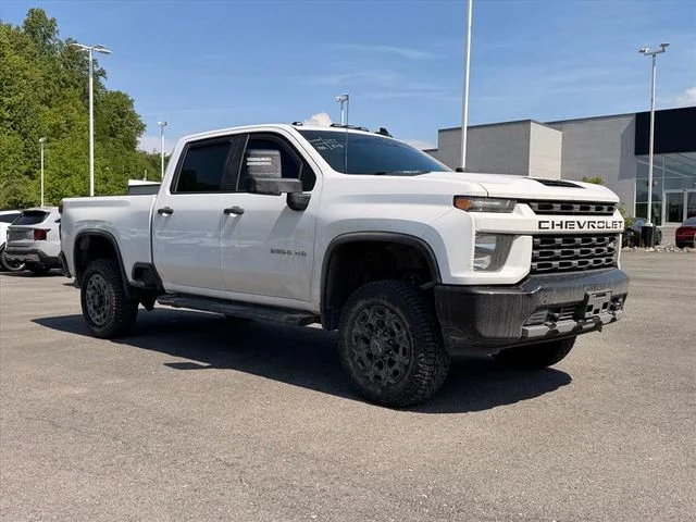 Used 2023 White Chevrolet Custom image 19