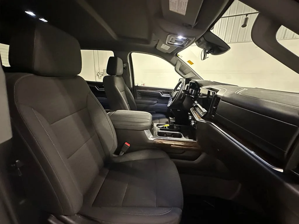 Used 2026 Summit White GMC Elevation image 28