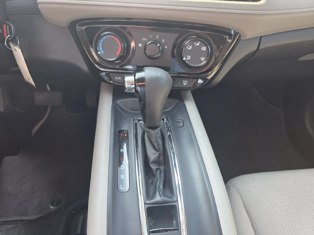 Used 2021 White Honda LX image 16
