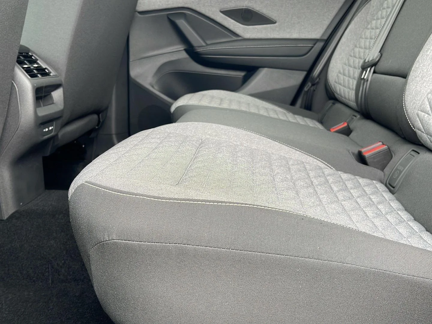 New 2026 Platinum Gray Metallic Volkswagen S image 15