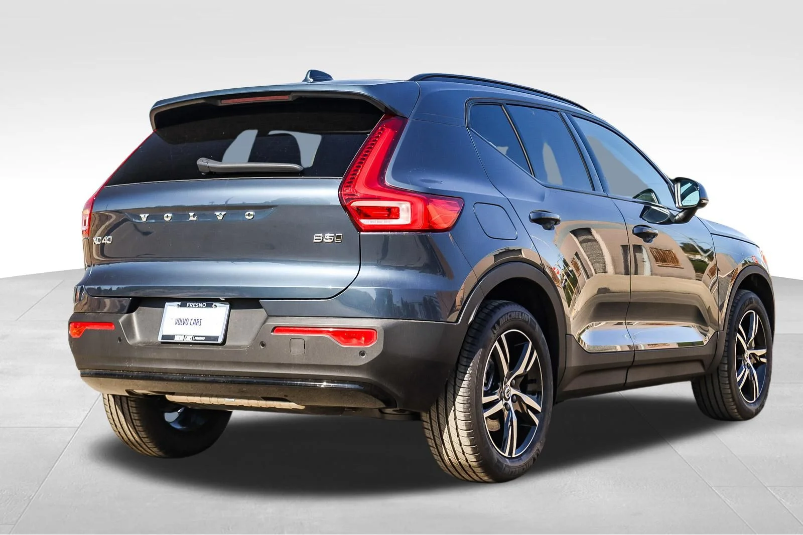 2026 Volvo XC40 Core - Photo 6