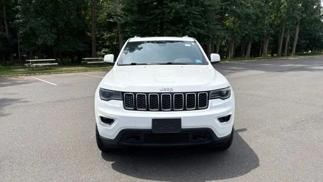 Used 2020 Bright White Clearcoat Jeep Laredo image 16