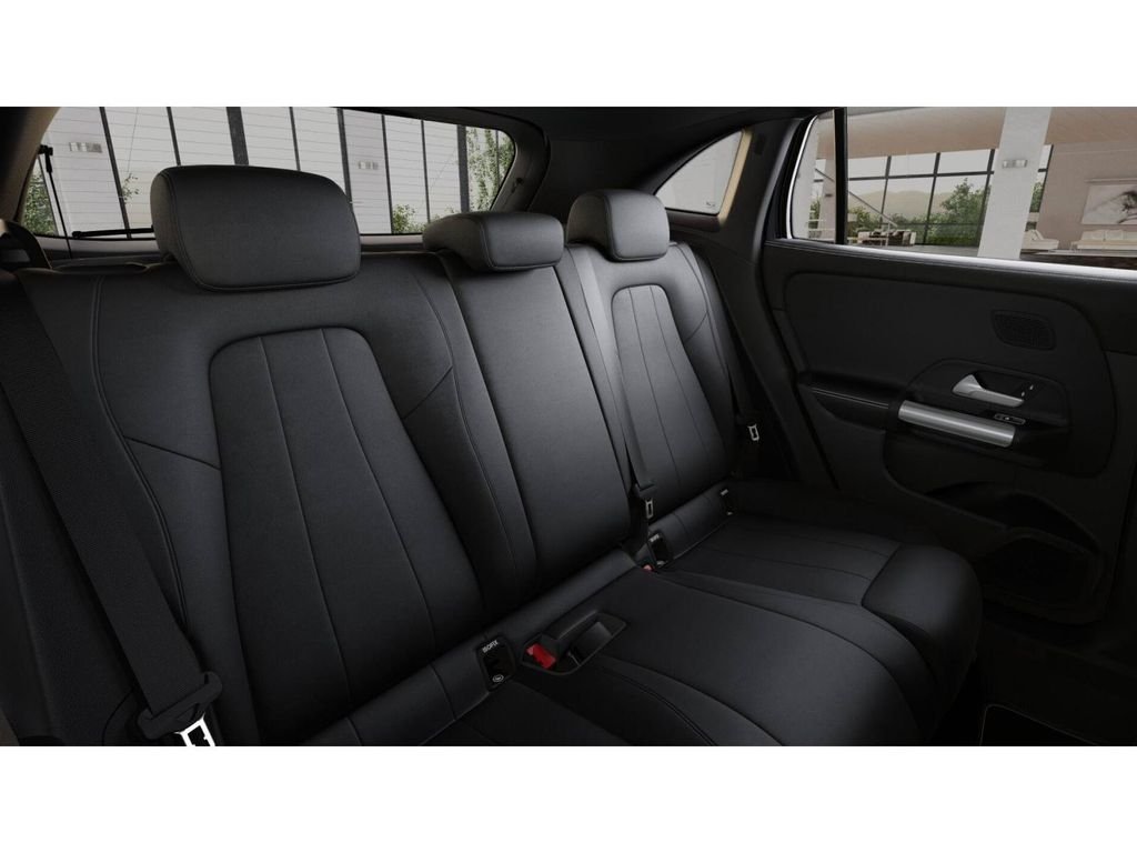 New 2026 Night Black Mercedes-Benz GLA 250 image 5