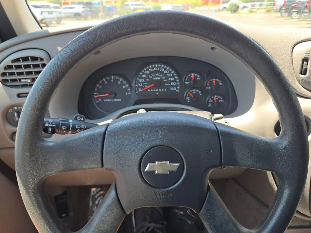 Used 2008 Red Chevrolet LS image 26