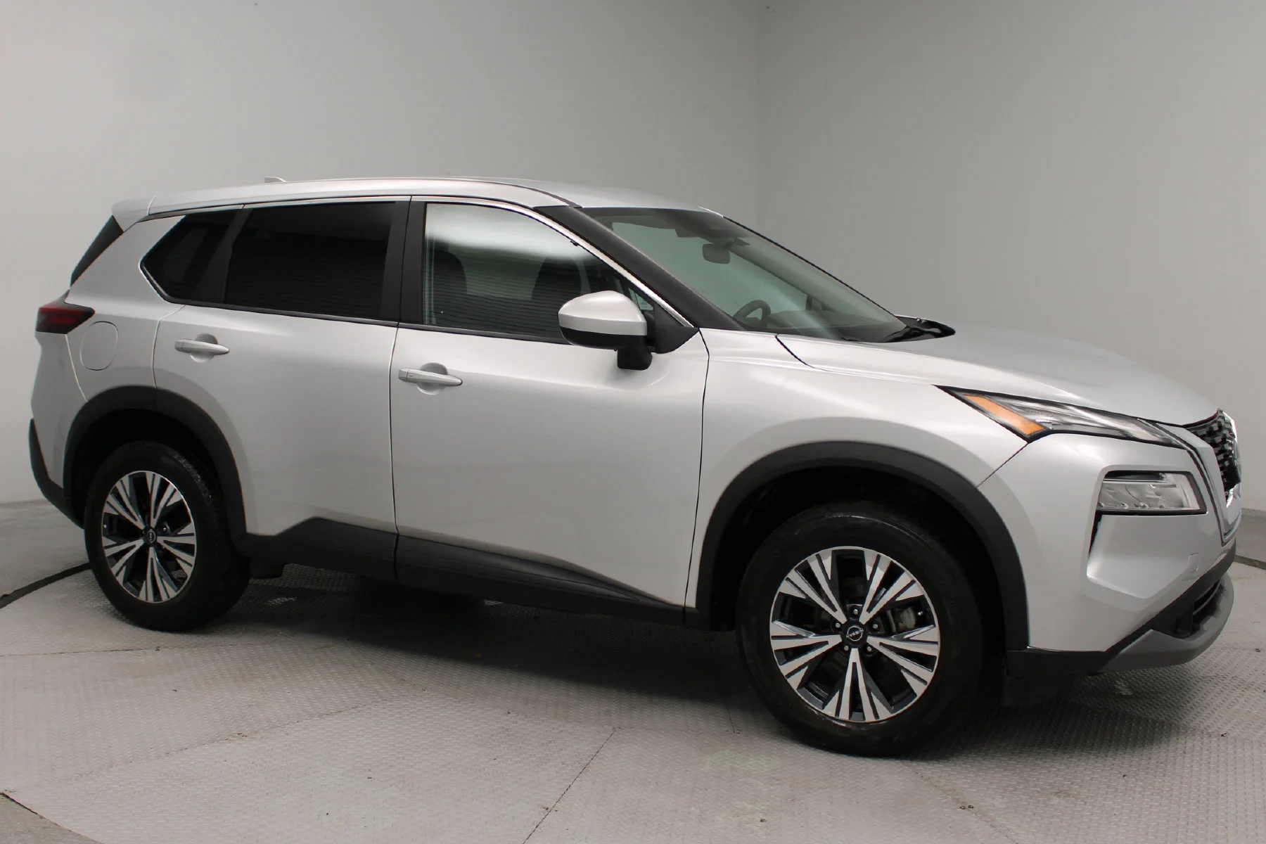 Used 2023 Brilliant Silver Metallic Nissan AWD SV image 26