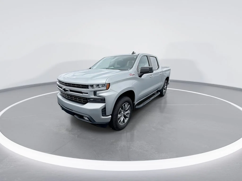 Used 2020 Silver Chevrolet RST image 4