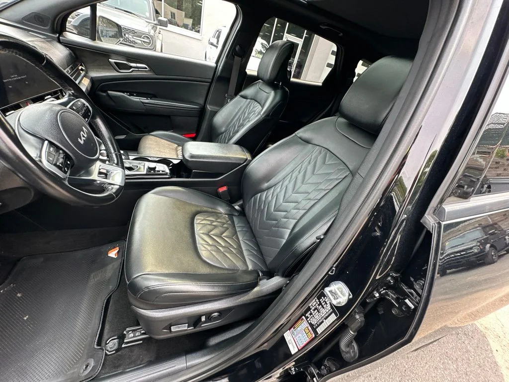 Used 2023 Black Kia X-Line image 9