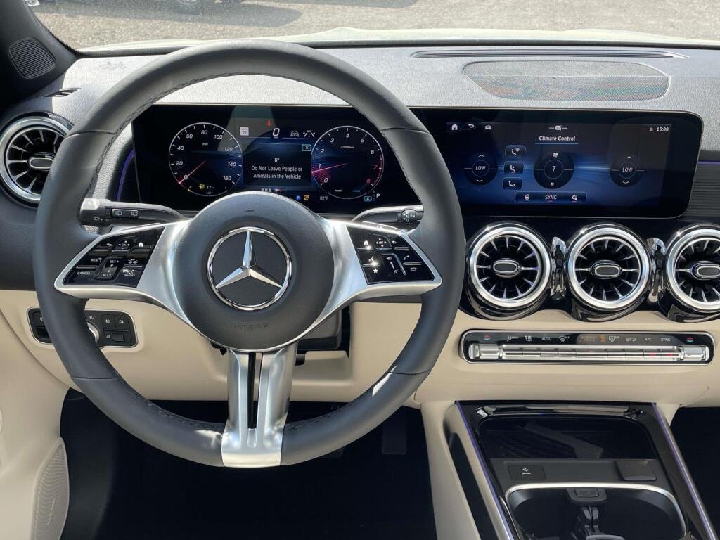 New 2026 Cirrus Silver Metallic Mercedes-Benz GLB 250 image 21