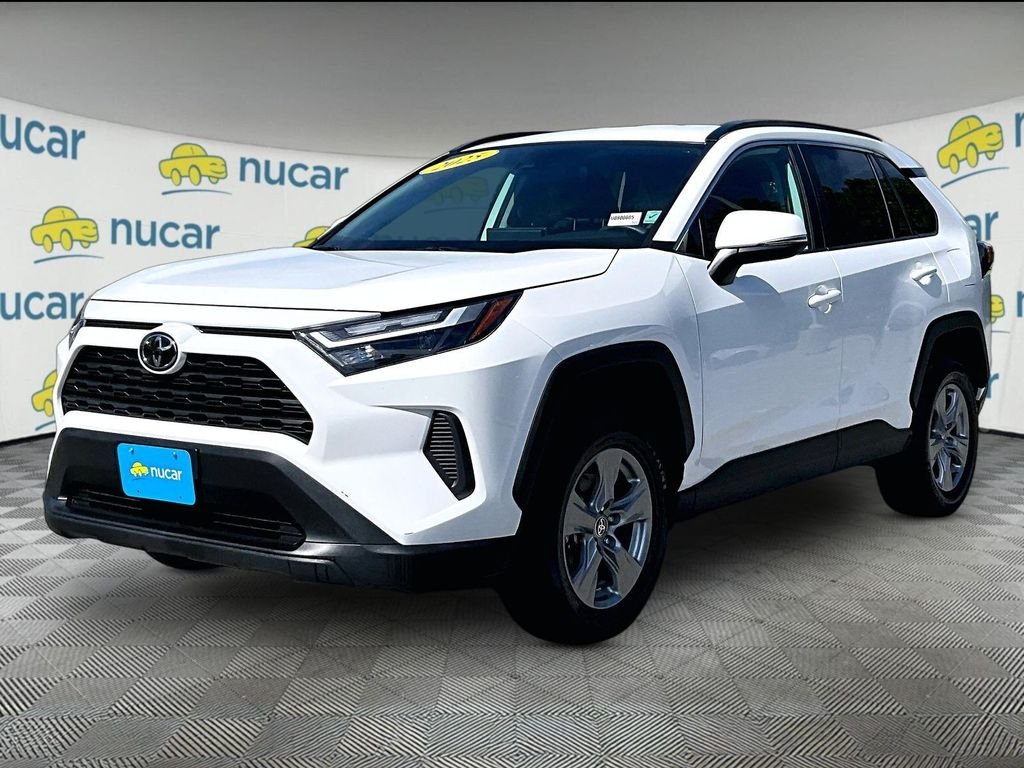 Used 2025 White Toyota XLE image 3