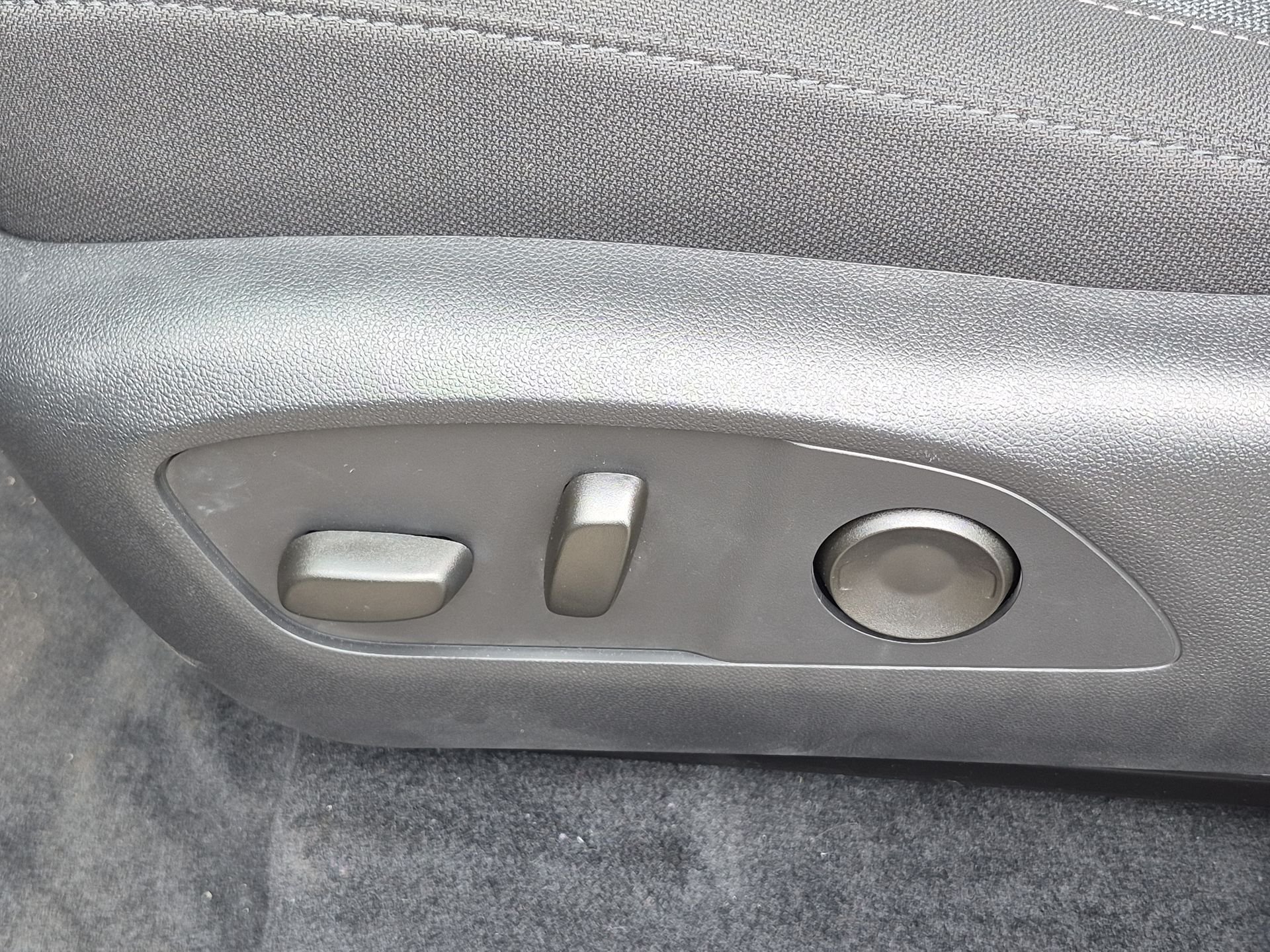 2025 GMC Acadia Elevation - Photo 35