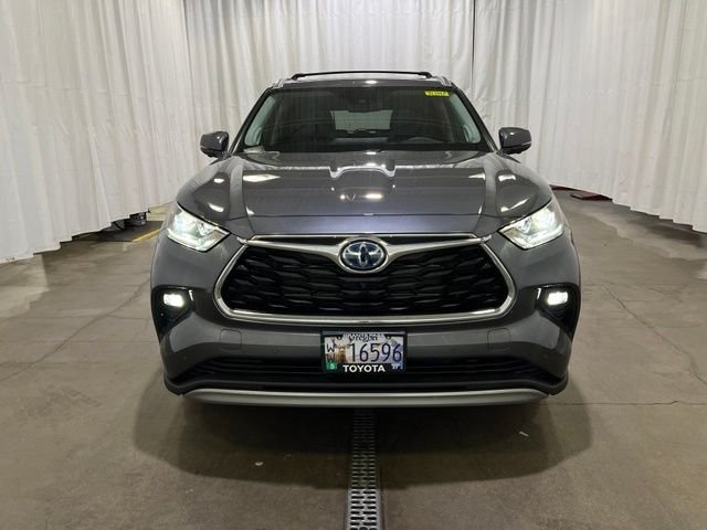 Used 2023 Gray Toyota Platinum image 9