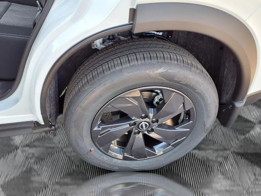 New 2026 Everest White Pearl TriCoat Nissan SV image 23