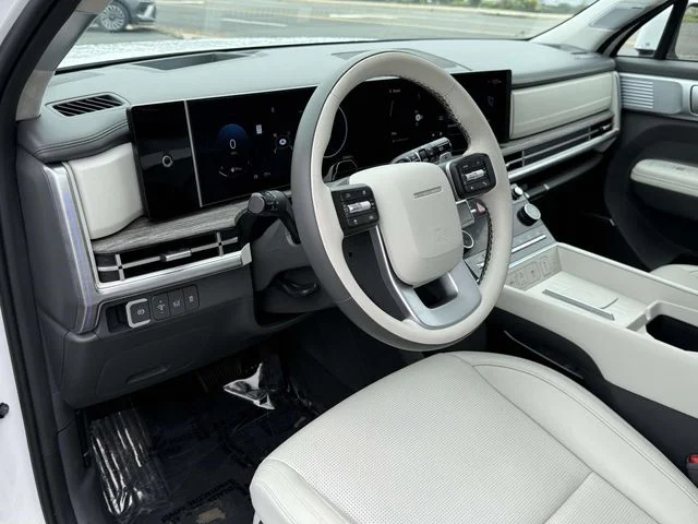 Used 2024 White Hyundai Calligraphy image 2