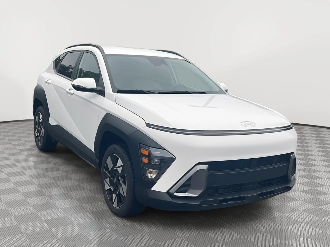 Used 2024 Atlas White Hyundai SEL image 4