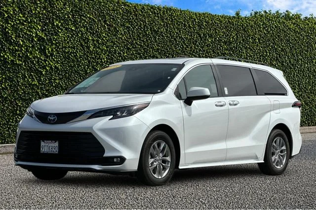 Used 2025 Beige Toyota XLE image 8