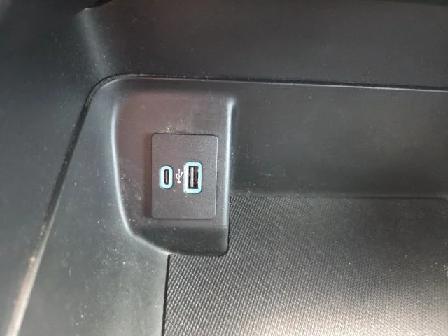 Used 2023 Agate Black Metallic Ford XLT image 26