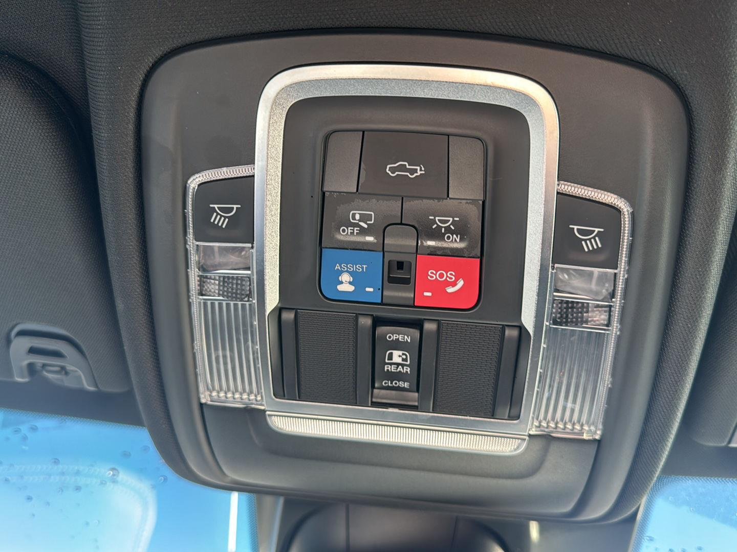 Used 2021 Patriot Blue Pearlcoat Ram Laramie image 20