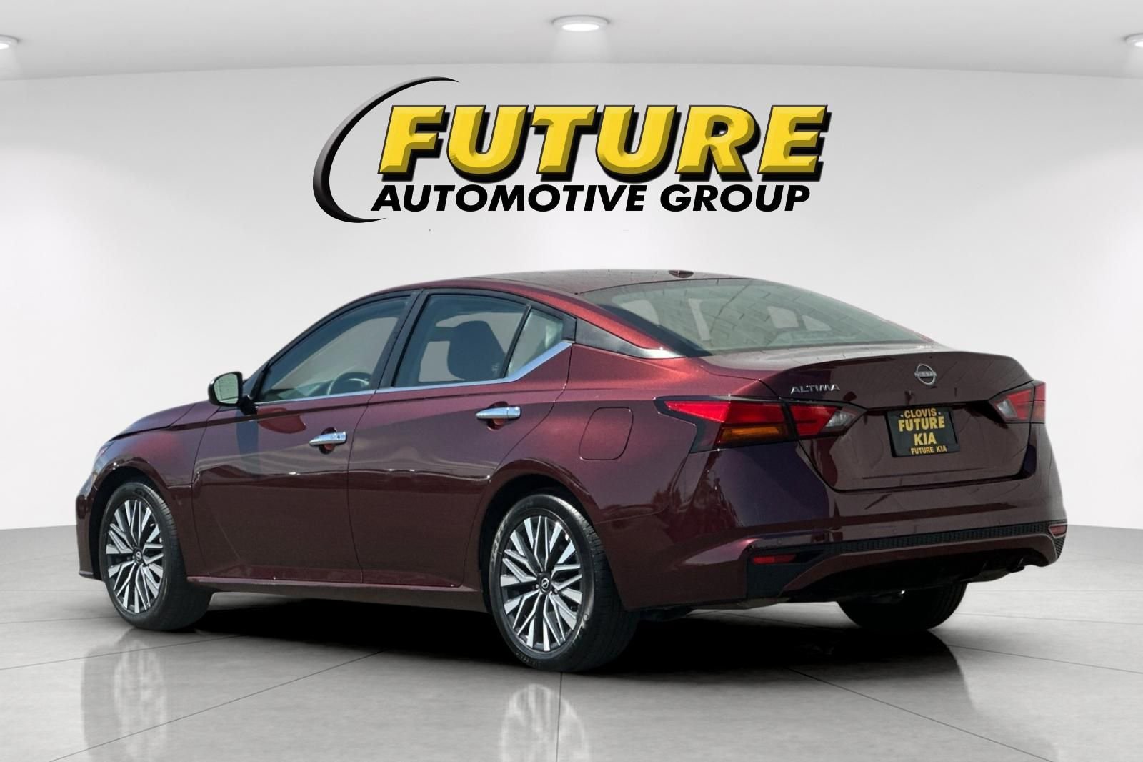 Used 2025 Red Nissan 2.5 SV image 6