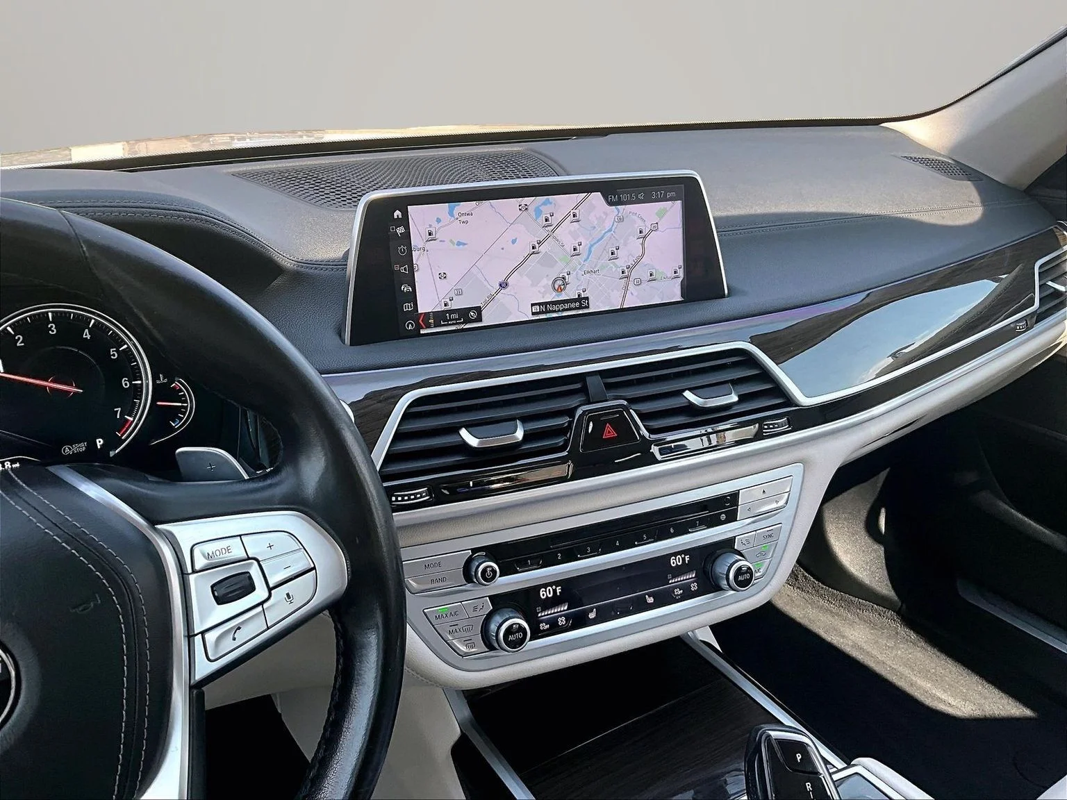Used 2018 White BMW 740i xDrive image 7