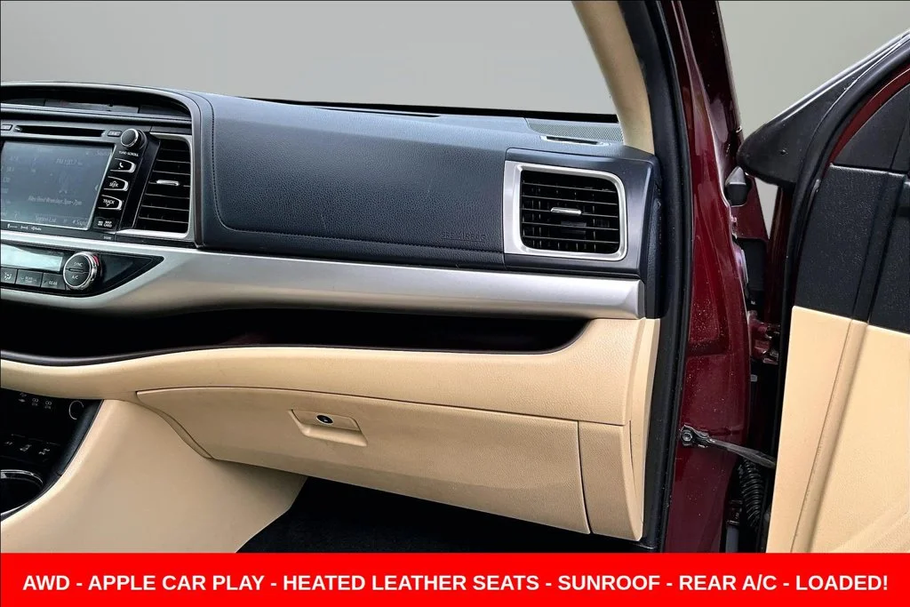 Used 2019 Red Toyota XLE image 33
