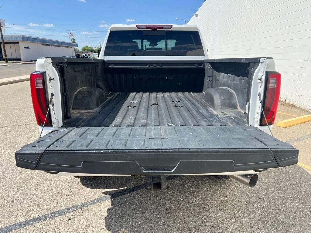 Used 2024 White GMC Denali image 3