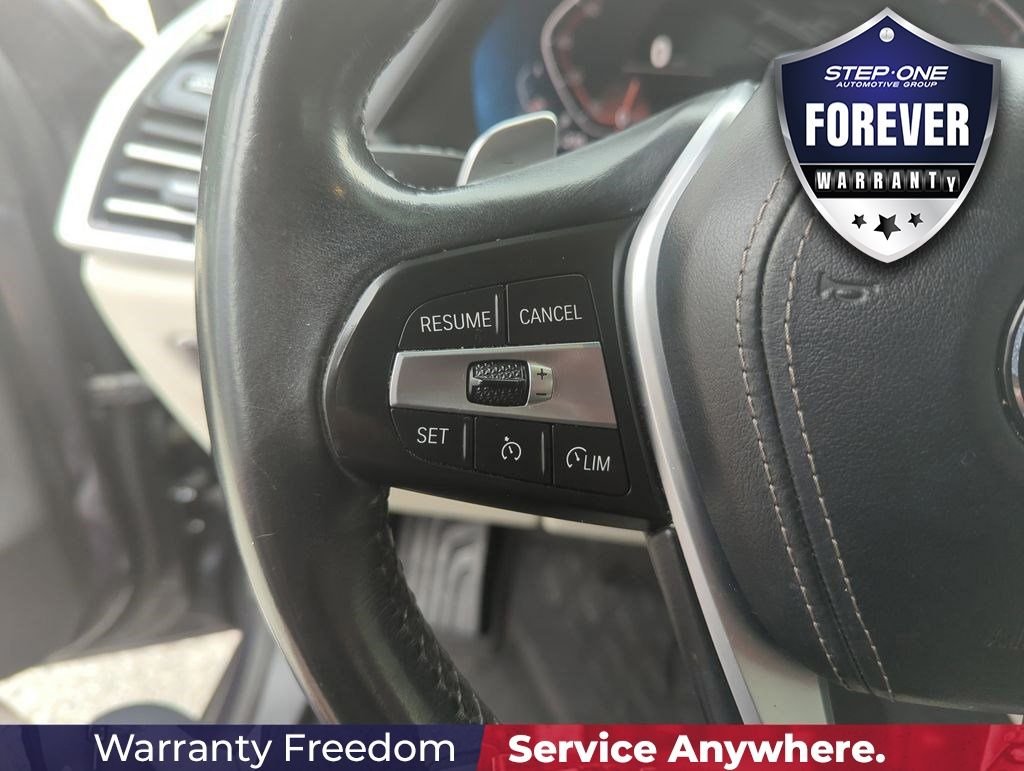 Used 2019 Gray BMW xDrive40i image 22