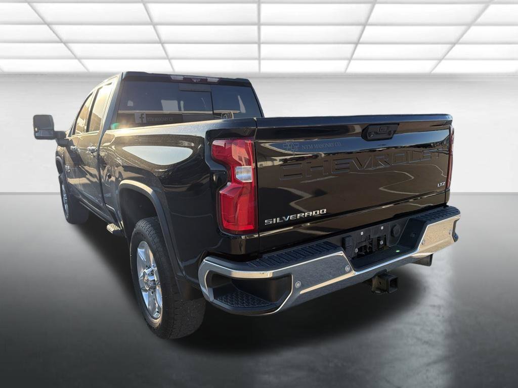 Used 2021 MOSAIC BLACK METALLIC Chevrolet LTZ image 4