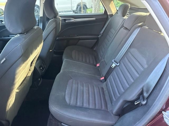 Used 2017 Red Ford SE image 21
